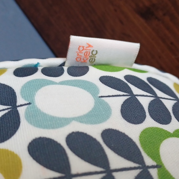 Orla Kiely makeup bag - Picture 2 of 16
